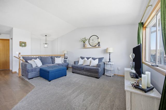 1054 42nd Avenue W, West Fargo, ND 58078