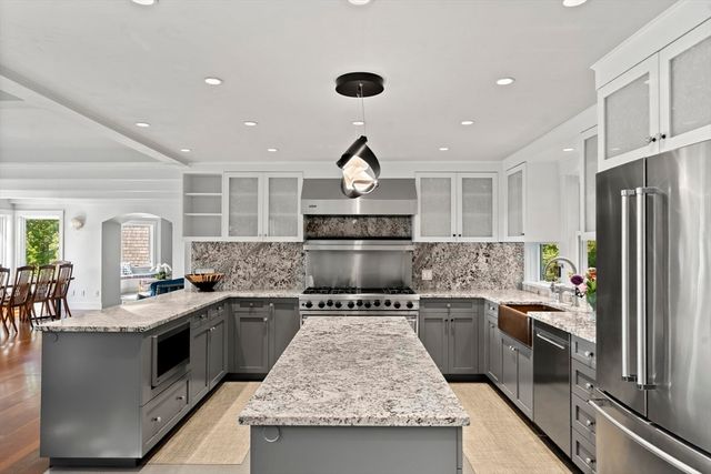 308 South Road, Chilmark, MA 02535