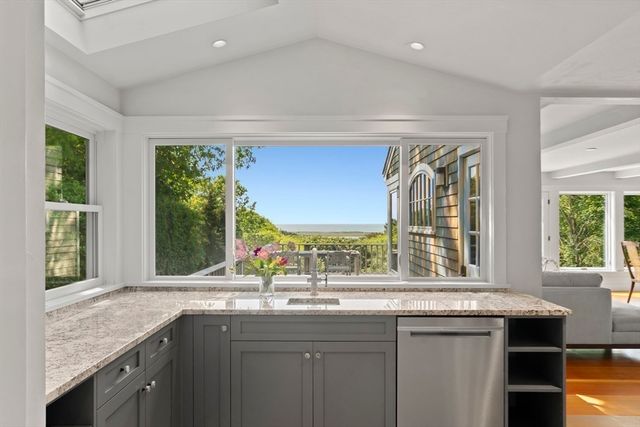 308 South Road, Chilmark, MA 02535