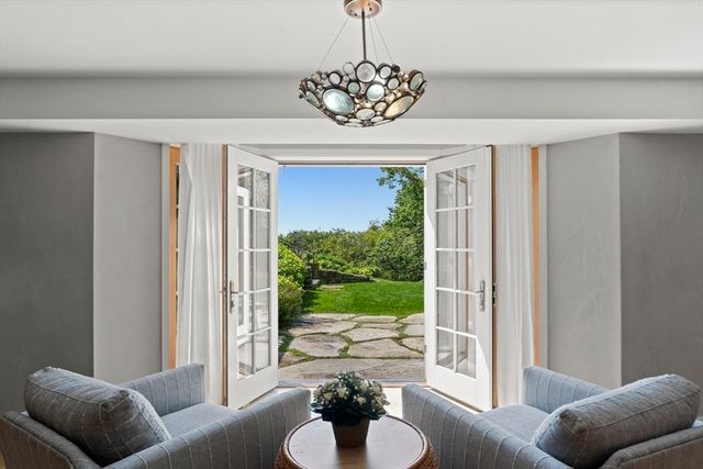 308 South Road, Chilmark, MA 02535