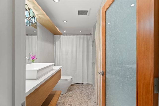 308 South Road, Chilmark, MA 02535