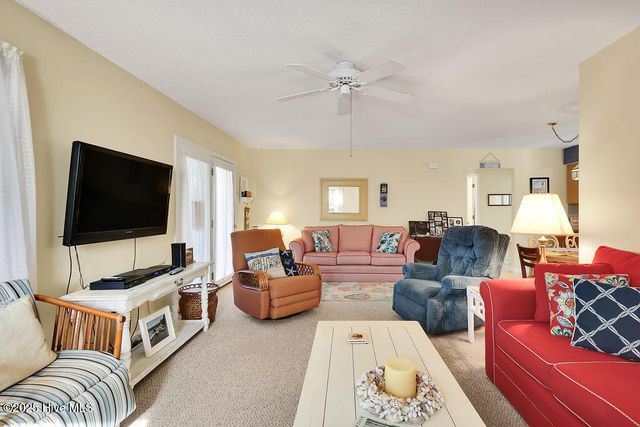 302 SE 79th Street, Oak Island, NC 28465