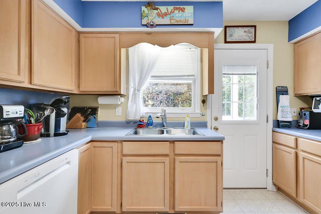 302 SE 79th Street, Oak Island, NC 28465