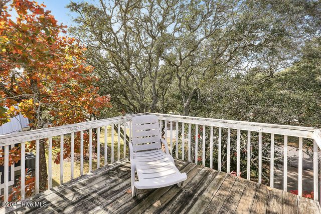 302 SE 79th Street, Oak Island, NC 28465