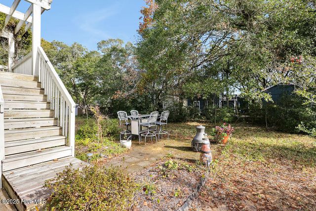302 SE 79th Street, Oak Island, NC 28465