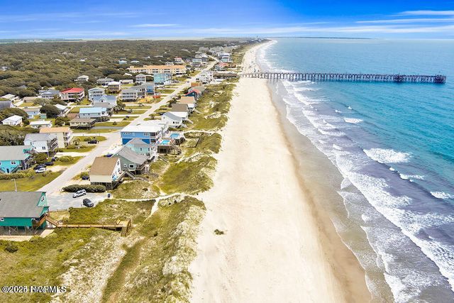 302 SE 79th Street, Oak Island, NC 28465