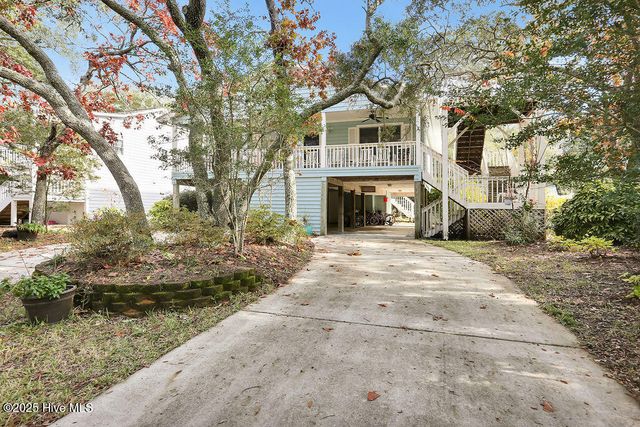 302 SE 79th Street, Oak Island, NC 28465