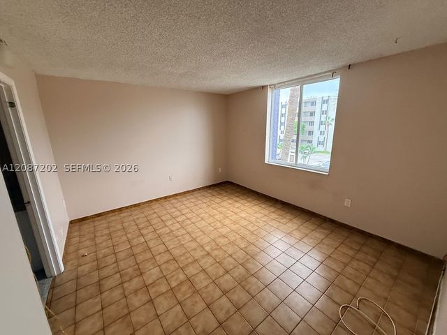 10000 NW 80th Ct 2361, Hialeah Gardens, FL 33016