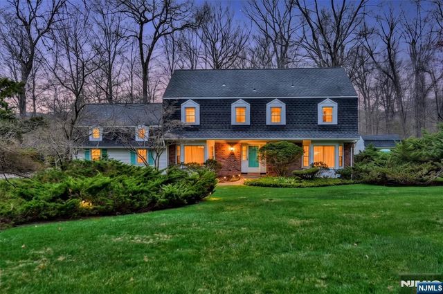 19 Aldbury Drive, Upper Saddle River, NJ 07458