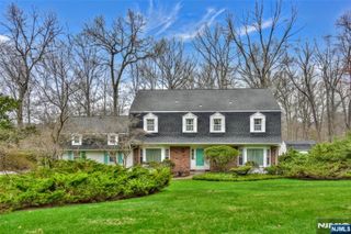 19 Aldbury Drive, Upper Saddle River, NJ 07458