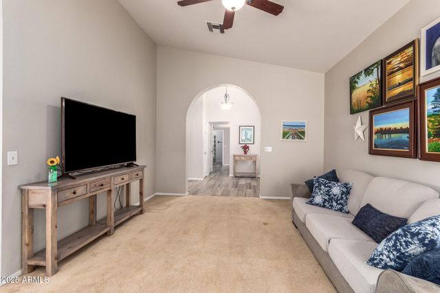 740 W SARAGOSA Street, Chandler, AZ 85225