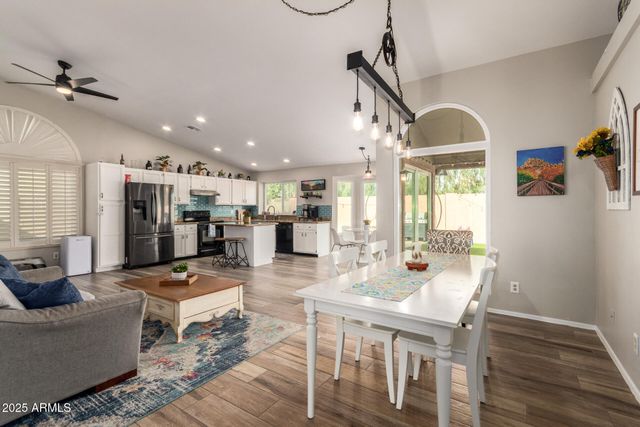 740 W SARAGOSA Street, Chandler, AZ 85225