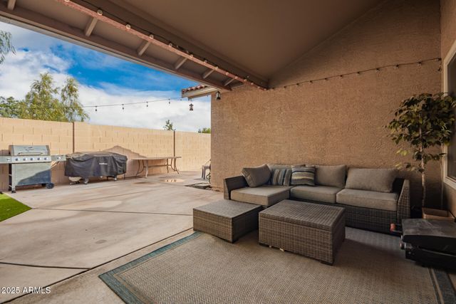 740 W SARAGOSA Street, Chandler, AZ 85225