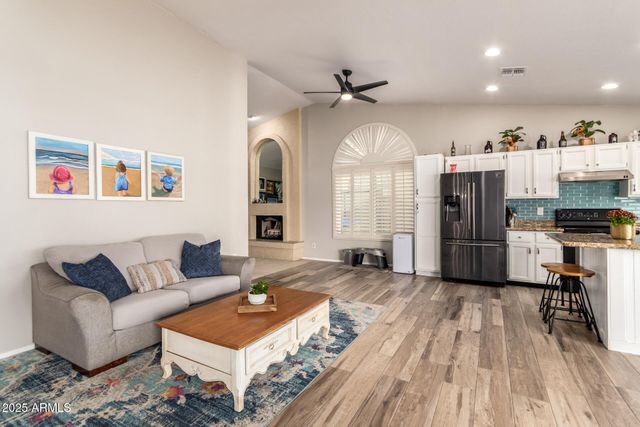 740 W SARAGOSA Street, Chandler, AZ 85225