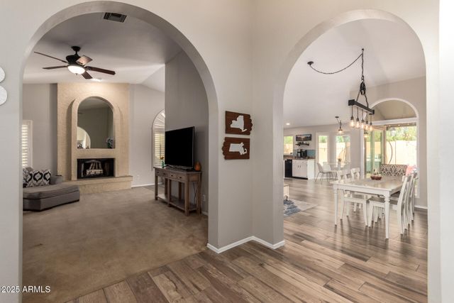 740 W SARAGOSA Street, Chandler, AZ 85225