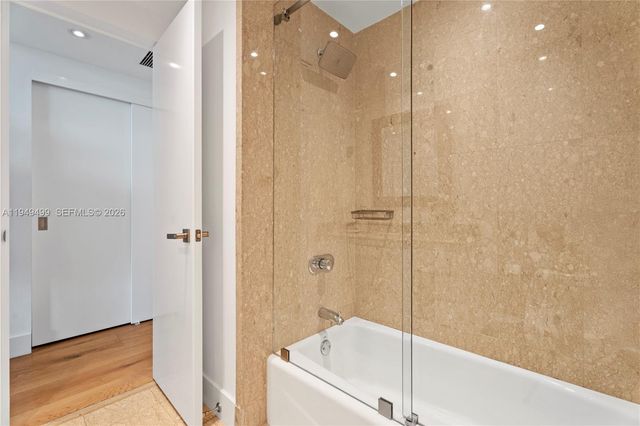 1643 Brickell Ave 2506, Miami, FL 33129