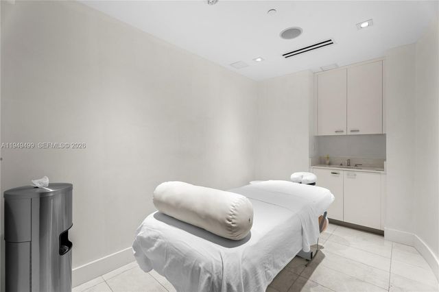 1643 Brickell Ave 2506, Miami, FL 33129