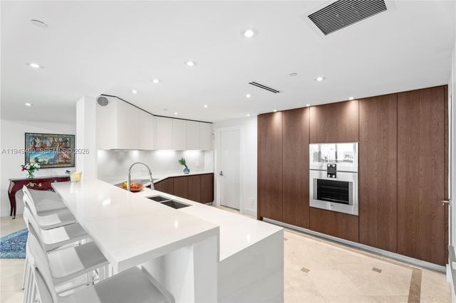 1643 Brickell Ave 2506, Miami, FL 33129