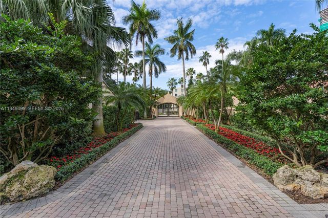 1643 Brickell Ave 2506, Miami, FL 33129