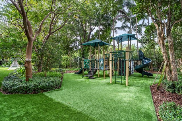 1643 Brickell Ave 2506, Miami, FL 33129