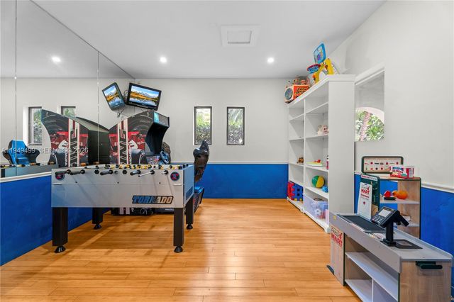 1643 Brickell Ave 2506, Miami, FL 33129