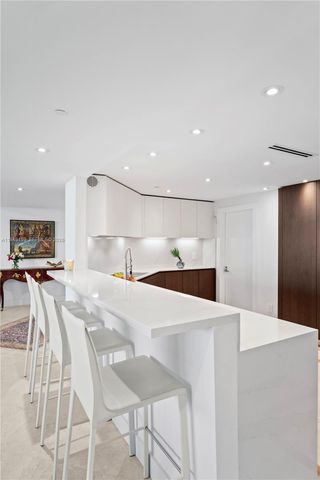 1643 Brickell Ave 2506, Miami, FL 33129