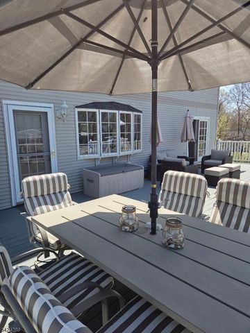 8 Papoose Trl, Hopatcong Boro, NJ 07821