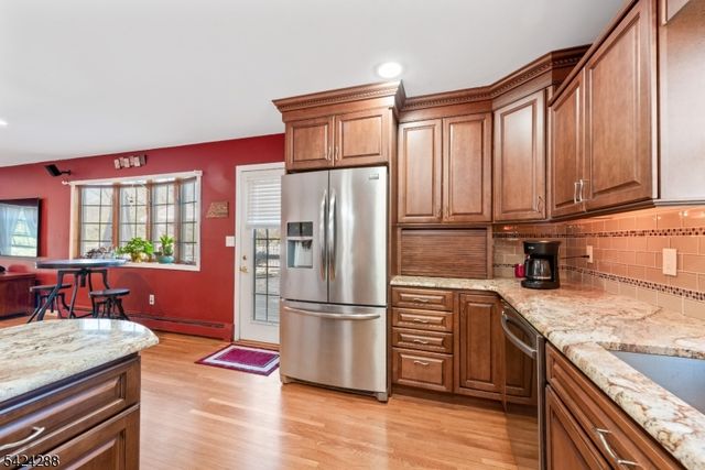 8 Papoose Trl, Hopatcong Boro, NJ 07821