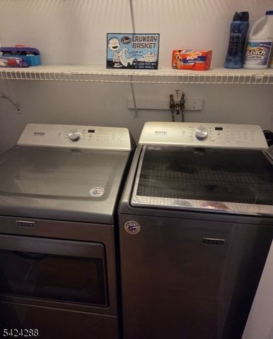 8 Papoose Trl, Hopatcong Boro, NJ 07821