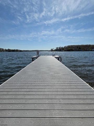 8 Papoose Trl, Hopatcong Boro, NJ 07821