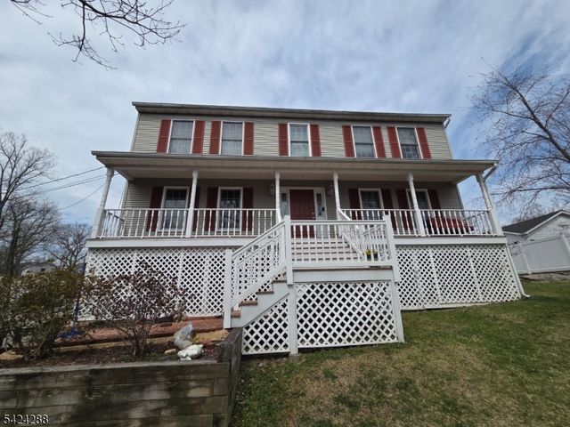8 Papoose Trl, Hopatcong Boro, NJ 07821