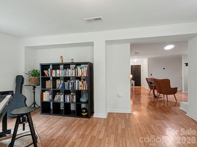 7239 Lockmont Drive, Charlotte, NC 28212