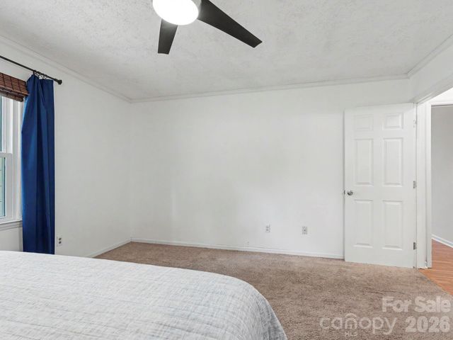 7239 Lockmont Drive, Charlotte, NC 28212