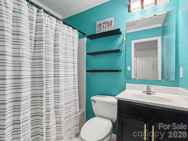 7239 Lockmont Drive, Charlotte, NC 28212