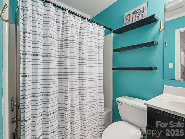 7239 Lockmont Drive, Charlotte, NC 28212