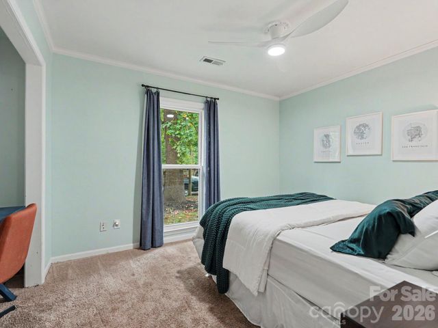 7239 Lockmont Drive, Charlotte, NC 28212