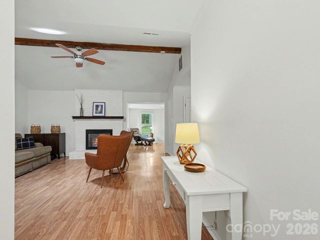 7239 Lockmont Drive, Charlotte, NC 28212