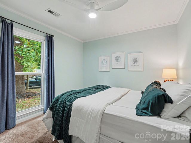 7239 Lockmont Drive, Charlotte, NC 28212