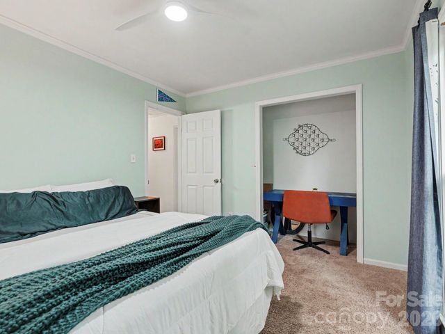7239 Lockmont Drive, Charlotte, NC 28212
