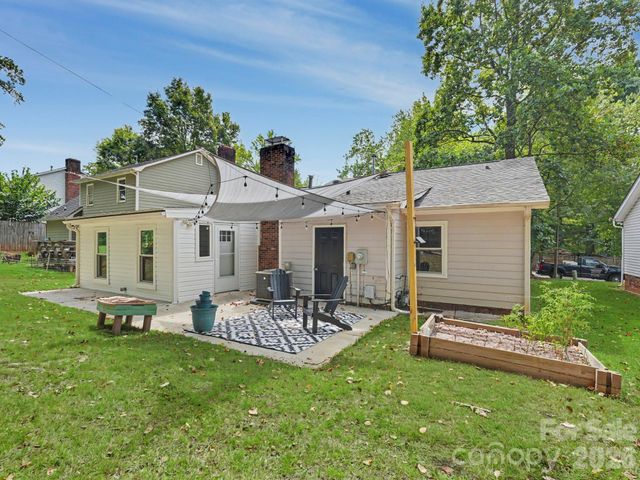 7239 Lockmont Drive, Charlotte, NC 28212