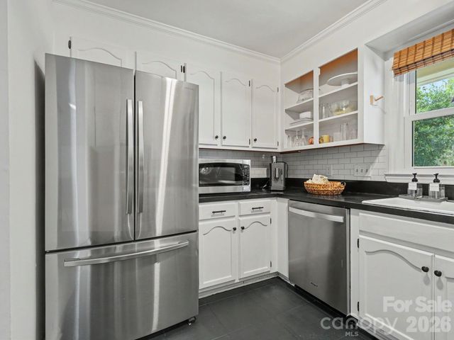 7239 Lockmont Drive, Charlotte, NC 28212