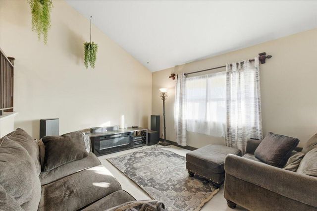 4036 RAMELLE Drive, Council Bluffs, IA 51501