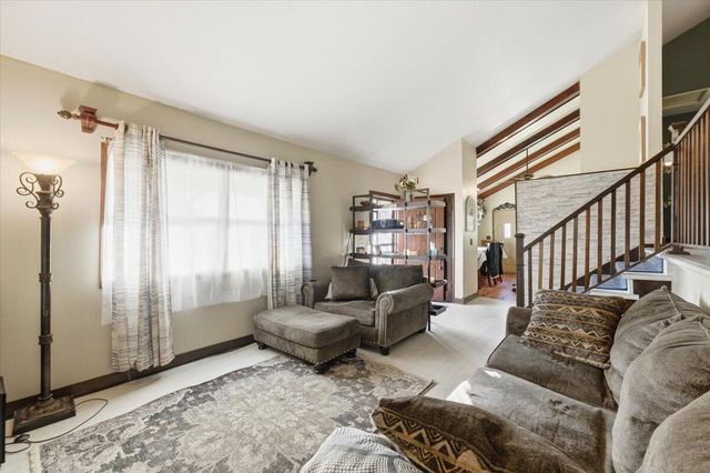 4036 RAMELLE Drive, Council Bluffs, IA 51501