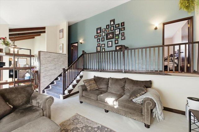 4036 RAMELLE Drive, Council Bluffs, IA 51501