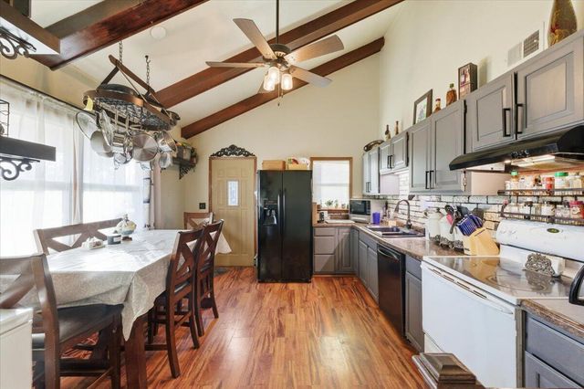 4036 RAMELLE Drive, Council Bluffs, IA 51501