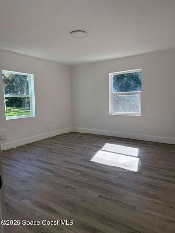 581 Calle Grande Street, Ormond Beach, FL 32174