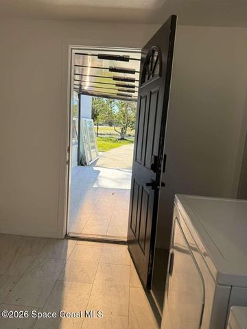 581 Calle Grande Street, Ormond Beach, FL 32174