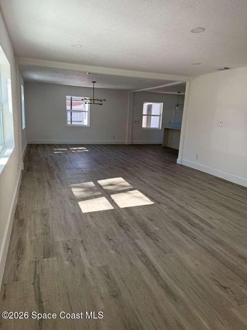 581 Calle Grande Street, Ormond Beach, FL 32174