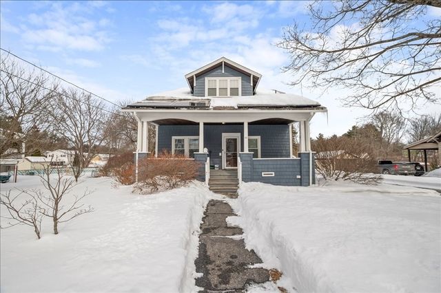 61 School St, Auburn, MA 01501