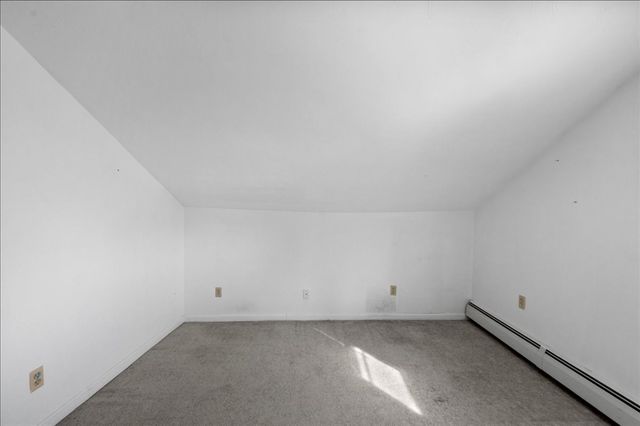 61 School St, Auburn, MA 01501